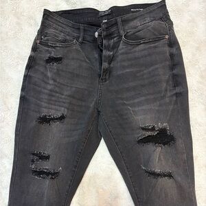 NWOT Judy Blue distressed capris.